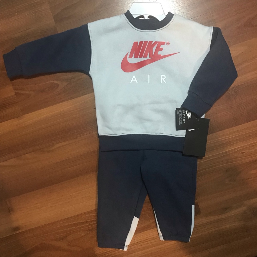 BNWT Nike Air Kids 👶 2 piece Outfit 12 Months